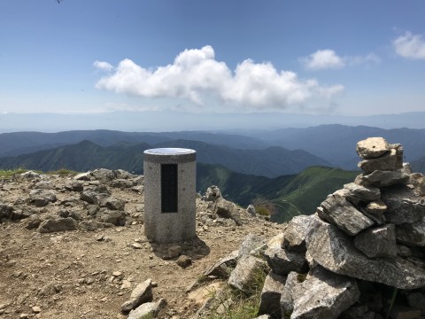 大朝日岳山頂